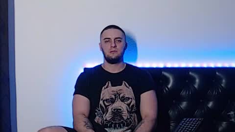 Snapshot of _joni_new_ chatting on 10/28/25, 01:42 Joni online show from 10/28/25, 01:42