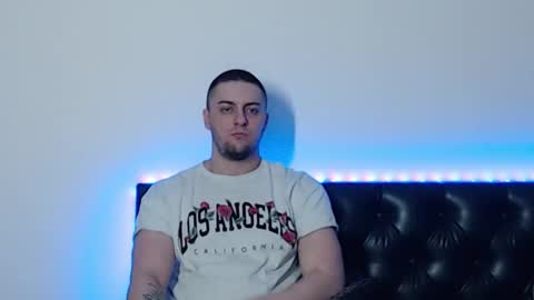 Snapshot of _joni_new_ chatting on 12/16/25, 04:50 Joni online show from 12/16/25, 04:50