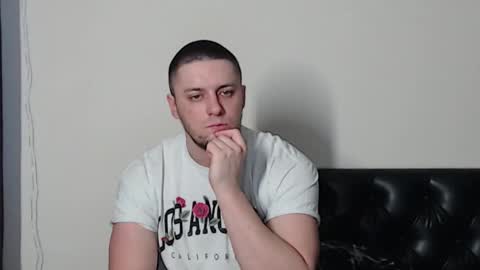 Snapshot of _joni_new_ chatting on 12/23/25, 07:06 Joni online show from 12/23/25, 07:06