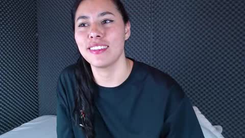 Snapshot of _joy_iva chatting on 12/16/25, 09:42 joy online show from 12/16/25, 09:42