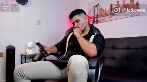 _juanes__ online show from 12/18/25, 09:43