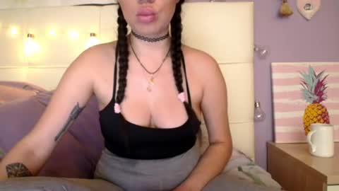 Snapshot of _juliaa22 chatting on 06/29/26, 09:59 lil J online show from 06/29/26, 09:59