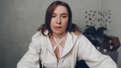 Snapshot of _julianaini_ chatting on 11/05/25, 11:21 Jolia online show from 11/05/25, 11:21