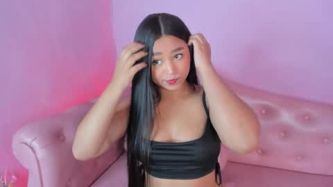 Snapshot of _julisweet_ chatting on 11/03/25, 12:17 _julisweet_ online show from 11/03/25, 12:17