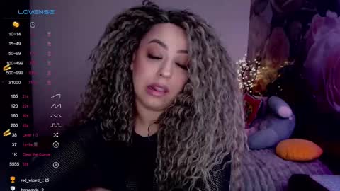 _just_a_queen_3 online show from 02/21/25, 05:42