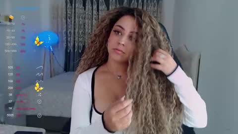 _just_a_queen_3 online show from 11/14/25, 04:28