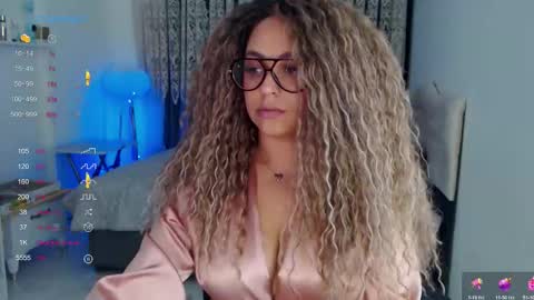 _just_a_queen_3 online show from 12/21/25, 04:47