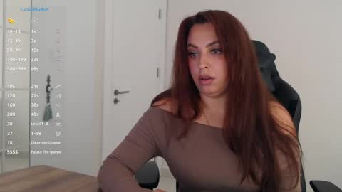 Snapshot of _just_a_queen_3 chatting on 05/22/26, 11:05 _just_a_queen_3 online show from 05/22/26, 11:05
