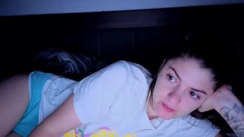Snapshot of _just_a_simple_girl chatting on 07/12/26, 02:24 _just_a_simple_girl online show from 07/12/26, 02:24