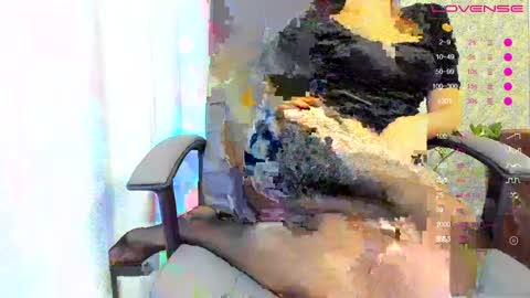 Snapshot of _justcallme_ chatting on 01/17/25, 06:44 _justcallme_ online show from 01/17/25, 06:44