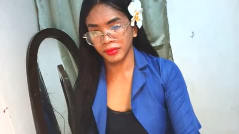 Snapshot of _karie_ chatting on 10/13/25, 06:41 _karie_ online show from 10/13/25, 06:41