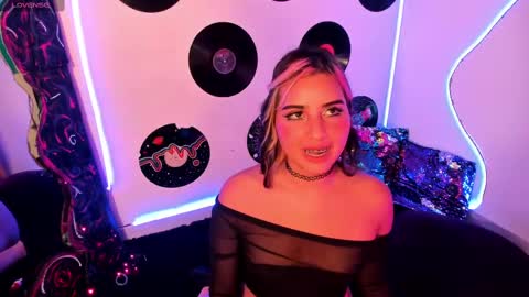 Snapshot of _karine01 chatting on 01/14/25, 05:30 _karine01 online show from 01/14/25, 05:30