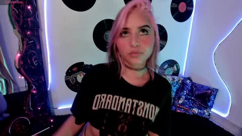 Snapshot of _karine01 chatting on 01/18/25, 06:45 _karine01 online show from 01/18/25, 06:45