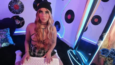 Snapshot of _karine01 chatting on 02/04/25, 03:54 _karine01 online show from 02/04/25, 03:54