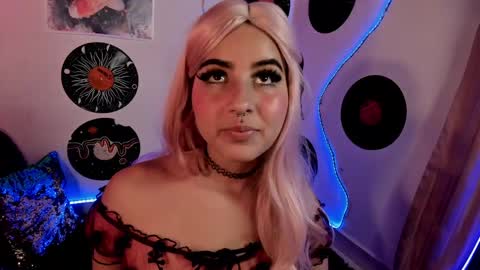 Snapshot of _karine01 chatting on 02/13/25, 08:06 _karine01 online show from 02/13/25, 08:06