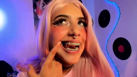 Snapshot of _karine01 chatting on 03/12/25, 03:35 _karine01 online show from 03/12/25, 03:35