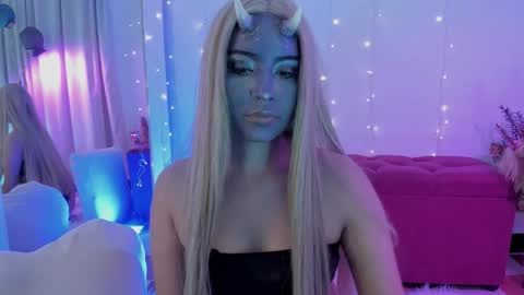 Snapshot of _karine01 chatting on 10/23/25, 06:02 _karine01 online show from 10/23/25, 06:02