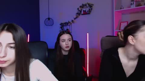 Snapshot of _kellykitten_ chatting on 03/12/26, 10:10 _kellykitten_ online show from 03/12/26, 10:10