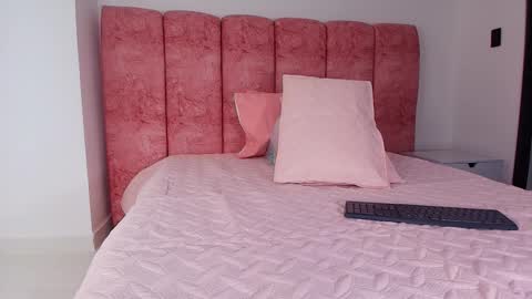 Kendall online show from 11/05/25, 11:54