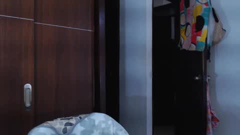 Snapshot of _kerryleen chatting on 02/14/25, 10:36 Dani online show from 02/14/25, 10:36