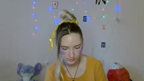 _kikiclark_ online show from 09/10/25, 07:19