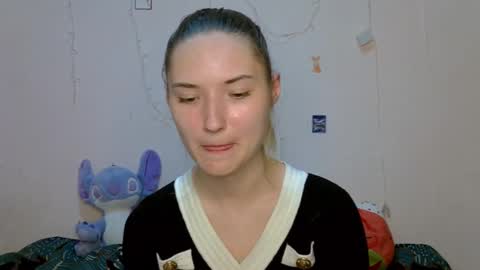 _kikiclark_ online show from 09/15/25, 09:04