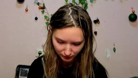 _kikiclark_ online show from 02/06/26, 08:56