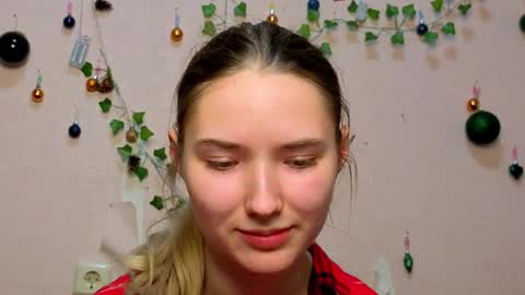 _kikiclark_ online show from 02/12/26, 08:59