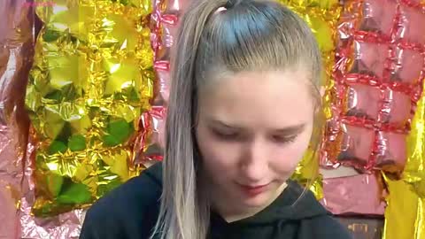 Snapshot of _kikiclark_ chatting on 04/19/26, 08:11 _kikiclark_ online show from 04/19/26, 08:11