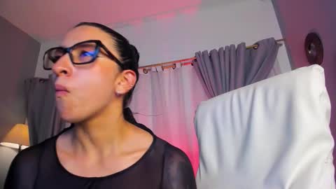 Kiraaaa 0 online show from 02/10/26, 08:35