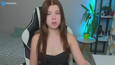 Snapshot of _kirieshka chatting on 01/16/25, 06:27 Molly Emily online show from 01/16/25, 06:27