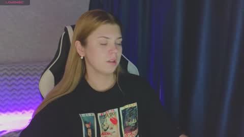 Snapshot of _kirieshka chatting on 09/19/25, 06:52 Molly Emily online show from 09/19/25, 06:52