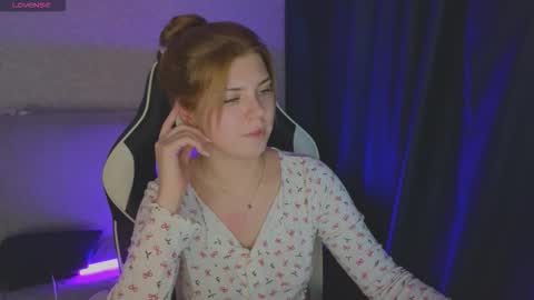 Snapshot of _kirieshka chatting on 10/15/25, 06:41 Molly Emily online show from 10/15/25, 06:41