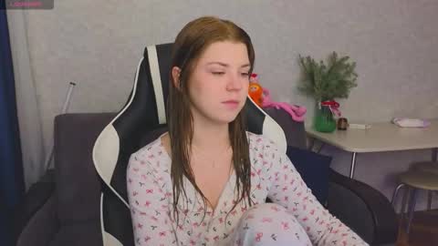 Molly   Emily online show from 12/18/25, 07:42