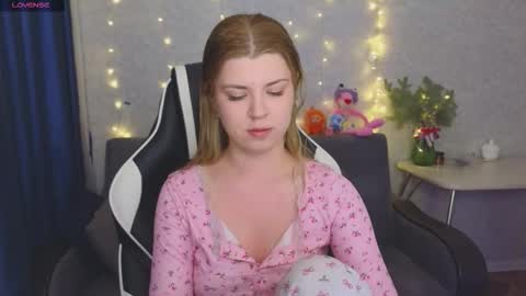 Molly   Emily online show from 02/06/26, 02:42