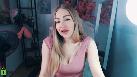 Snapshot of _kittyboo chatting on 12/06/24, 08:59 Aleksa online show from 12/06/24, 08:59