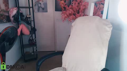 Snapshot of _kittyboo chatting on 12/06/24, 12:05 Aleksa online show from 12/06/24, 12:05
