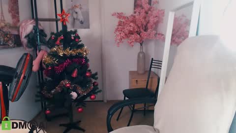 Snapshot of _kittyboo chatting on 12/09/24, 08:11 Aleksa online show from 12/09/24, 08:11