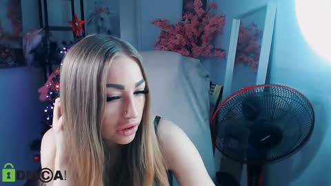 Snapshot of _kittyboo chatting on 12/30/24, 04:20 Aleksa online show from 12/30/24, 04:20