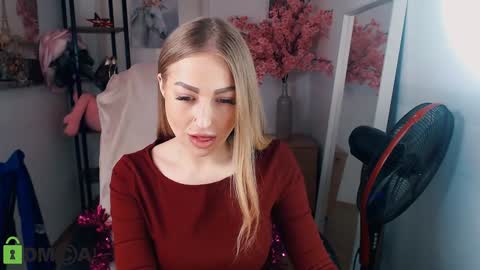 Snapshot of _kittyboo chatting on 01/26/25, 03:14 Aleksa online show from 01/26/25, 03:14