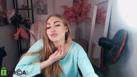 Snapshot of _kittyboo chatting on 01/31/25, 12:07 Aleksa online show from 01/31/25, 12:07
