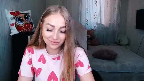 Snapshot of _kittyboo chatting on 09/09/25, 06:57 Aleksa online show from 09/09/25, 06:57