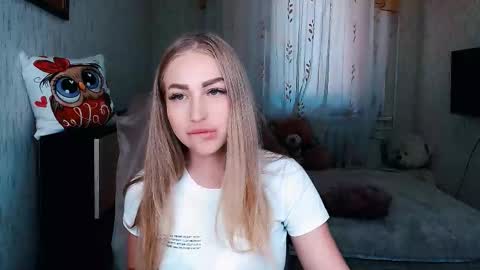 Snapshot of _kittyboo chatting on 09/11/25, 07:41 Aleksa online show from 09/11/25, 07:41