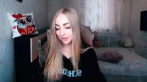Snapshot of _kittyboo chatting on 09/20/25, 08:59 Aleksa online show from 09/20/25, 08:59