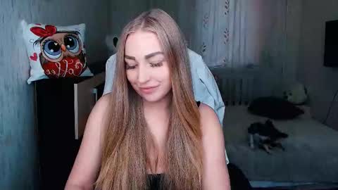 Snapshot of _kittyboo chatting on 10/21/25, 06:58 Aleksa online show from 10/21/25, 06:58