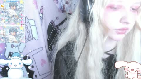 Snapshot of _kuroneeko_ chatting on 12/20/24, 10:49 kuro online show from 12/20/24, 10:49