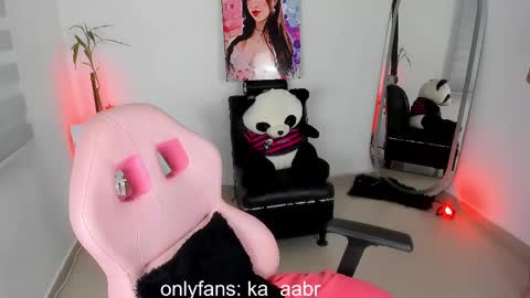 Kylie online show from 02/21/25, 02:06