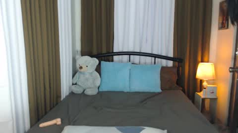 Kylie online show from 02/25/25, 05:36