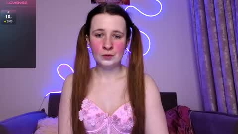 _kylle_ online show from 11/24/25, 07:35