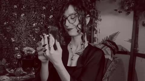 Snapshot of _lady_luna_ chatting on 12/30/24, 12:54 Lady Luna online show from 12/30/24, 12:54